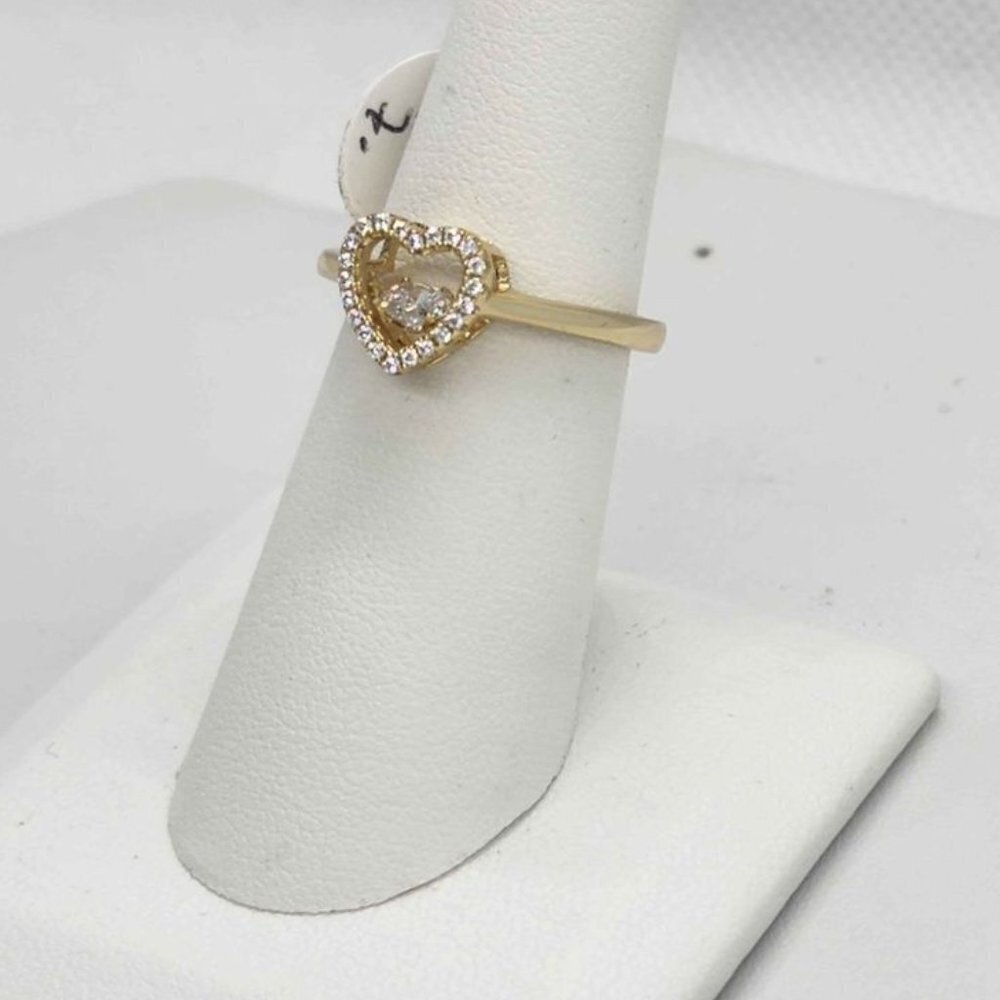Brand New   Sterling Silver 925 Heart Dancing Stone Ring